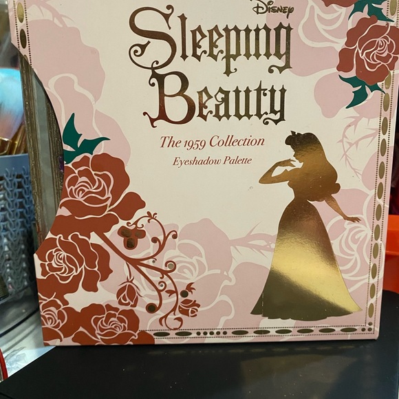 Bésame cosmetics - Picture 3 of 9